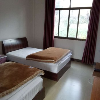 福贡老姆登云禾客栈