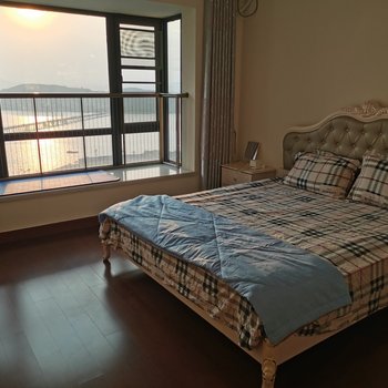 防城港直面湖海双景房公寓酒店提供图片