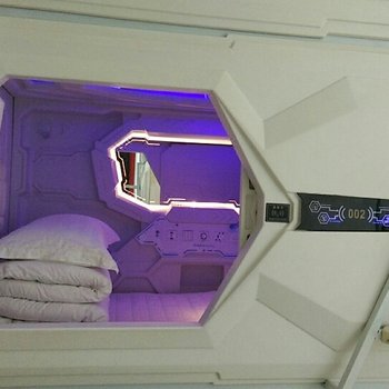 兰州金城太空舱青年旅社