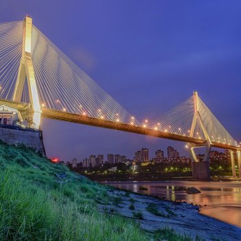 重庆长江边大桥下古镇里一水间江畔美墅客栈(建桥大道2站分店)酒店提供图片