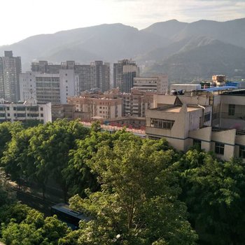 攀枝花小玩童民宿(花城中街店)酒店提供图片