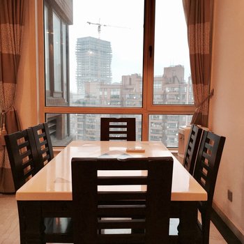 上海上海飞屋UP普通公寓(伊犁南路黄金城道店)酒店提供图片