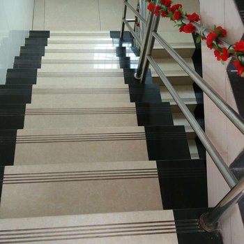 广州大学城西五客栈