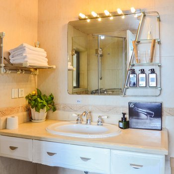 上海上海Paires-友舍复式(斜土路店)酒店提供图片