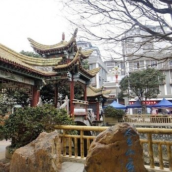 金秀荣华宾馆