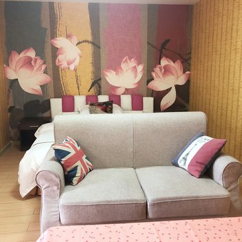 成都红堡特色主题公寓酒店提供图片