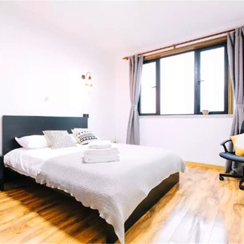 星星Host公寓(上海古龙路店)