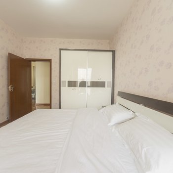 重庆黄霞特色民宿(丁香路分店)酒店提供图片