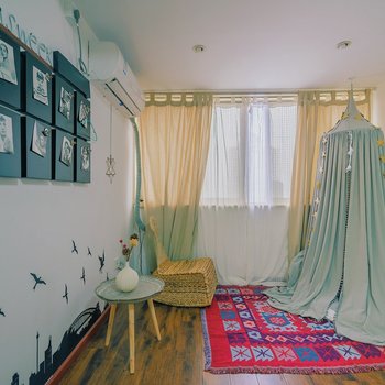 重庆解放碑边边大脑壳的窝公寓(五四路分店)酒店提供图片