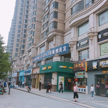 郑州萤火虫青年旅舍曼哈顿精品店酒店提供图片