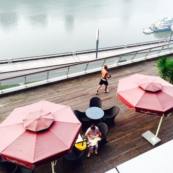 重庆在37楼俯瞰渝中半岛城市天际线江景两房普通公寓酒店提供图片