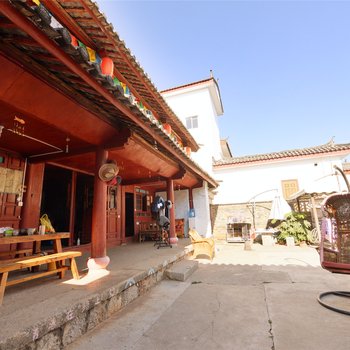 丽江青春在路上客栈