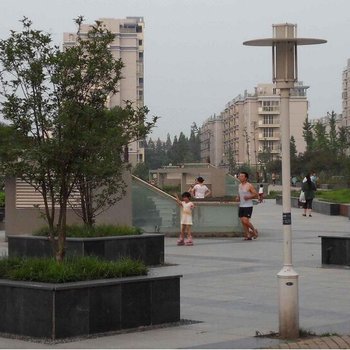 华景家庭公寓(南京天润城十五街区店)