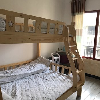 侯鸟人家庭公寓(东江湖青啤大道店)