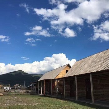 喀纳斯凌霄雾阁山庄