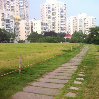 青岛石老人家庭公寓(彰化路分店)