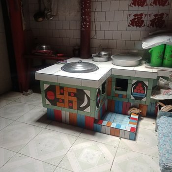 甘孜白玛其珍客栈(中国熊猫大道分店)酒店提供图片