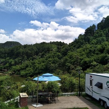 綦江青山湖国家湿地公园房车营地