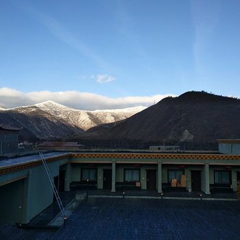 甘孜地中海浪漫小屋特色民宿(拔桑一村分店)