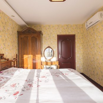 重庆凤窠—重庆工商大学交通大学+3号轨+国风公寓(回龙路分店)酒店提供图片