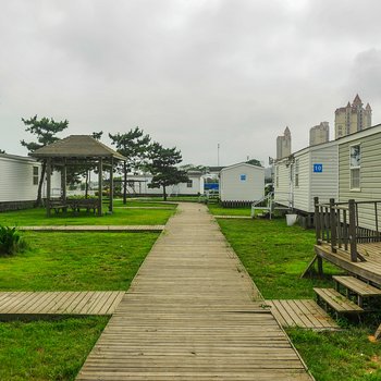 青岛蓝凤凰·金沙滩房车露营地