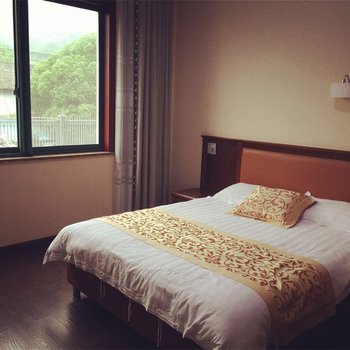 莫干山紫霞山庄酒店提供图片