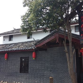 丽江束河背包客客栈