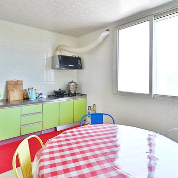 青岛出门就是海整天浪普通公寓酒店提供图片