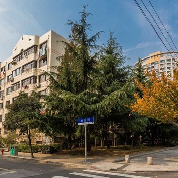 青岛海边的家啤酒城地铁100米宽敞大三居普通公寓酒店提供图片