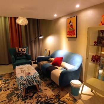 �Ϻ�С����666��ɫ����(����·�ֵ�)�Ƶ��ṩͼƬ