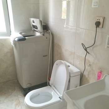 锦州王竞萱公寓