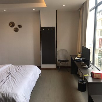 威宁他她酒店