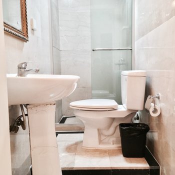 上海上海飞屋UP普通公寓(伊犁南路黄金城道店)酒店提供图片