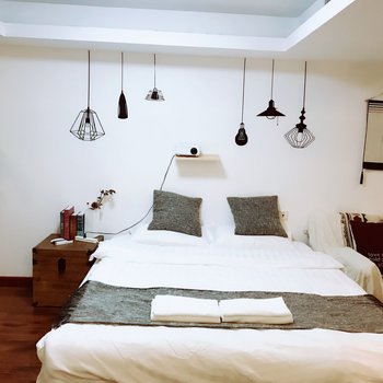 重庆解放碑边边大脑壳的窝公寓(五四路分店)酒店提供图片