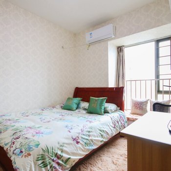 广州呼呼May特色民宿(路路通车行分店)酒店提供图片