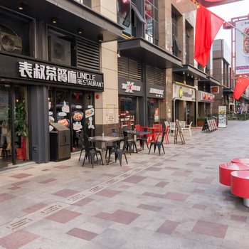 广州薇薇家-步行至长隆地铁高铁南站琶洲复式酒店提供图片