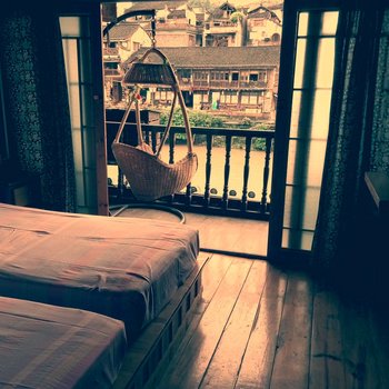 凤凰古城熊家小屋吊脚楼酒店提供图片