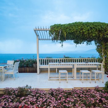 诗莉莉泛蜜月·大理海栖七号院海景度假酒店