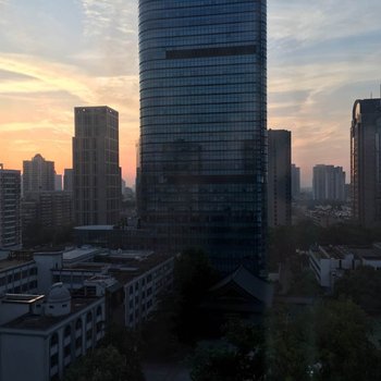 南京Locals路客·南京鼓楼A05舍公寓(建邺路分店)