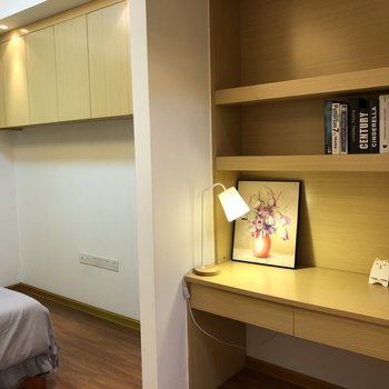 柳州德明精品公寓(11号店)
