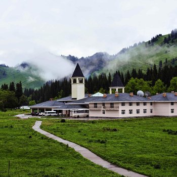 尼勒克阿克塔斯度假村