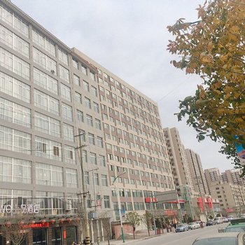 TOWO上品酒店(丹凤广场丹江漂流店)