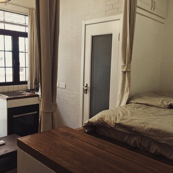 上海人民广场-双复式LOFT老弄堂石库门一居室老洋房(分店)酒店提供图片