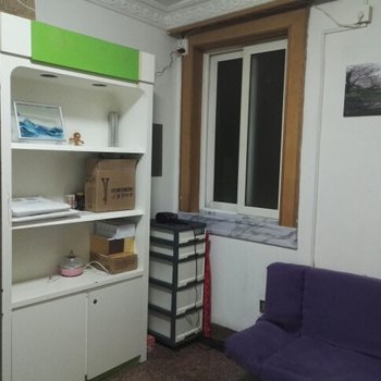 学长家青年求职公寓(上海长寿路巴黎春天店)