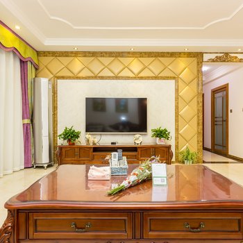 �ɶ���Ůʿ��ɫ����(�кͶ��ֵַ�)�Ƶ��ṩͼƬ