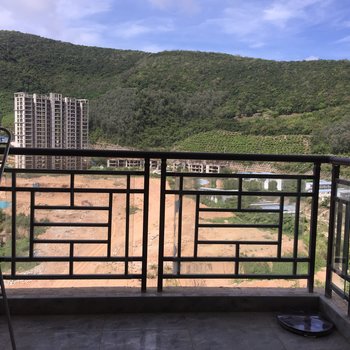 三亚傲雪逐寒公寓(云峰兰园分店)