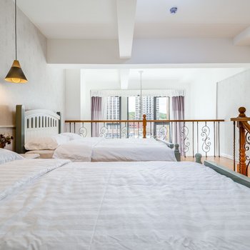 贵阳北站蓝色情调小屋