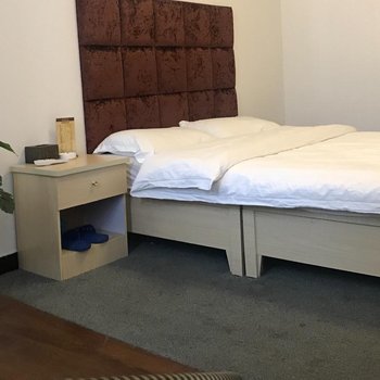郑州同馨精选酒店公寓(经开中心广场地铁站店)