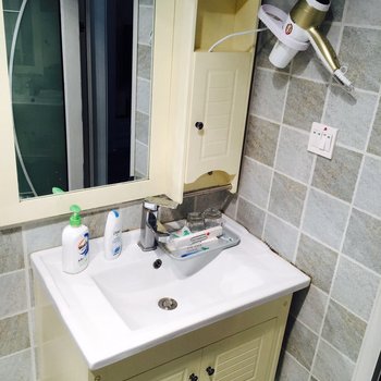 重庆关关雎鸠普通公寓(和平路店)酒店提供图片