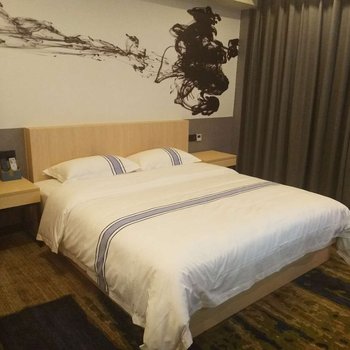 西林乐程大酒店